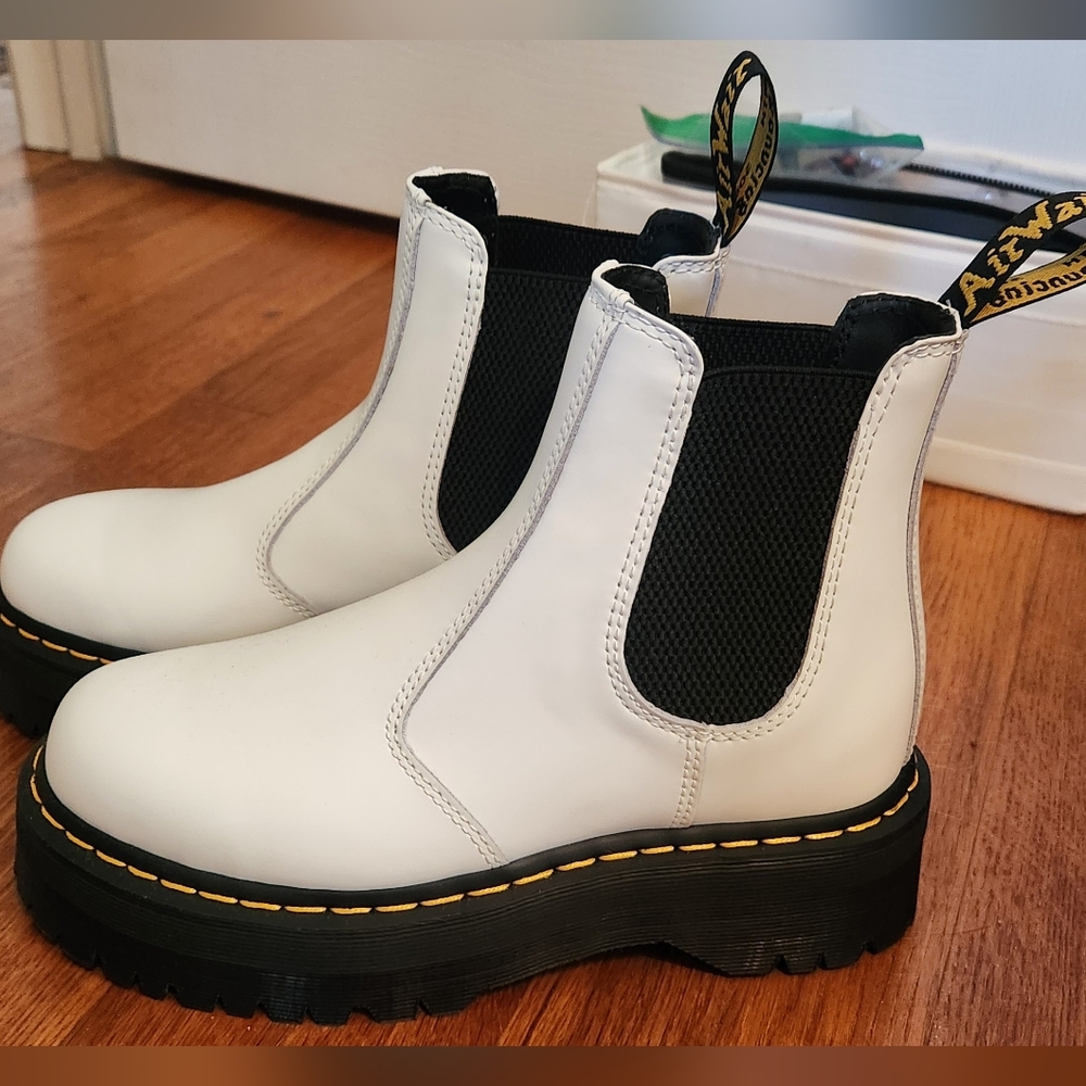 Nwot dr martens white Chelsea platform